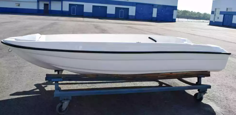 Стеклопластиковая лодка Пингвин (тримаран) в Обнинске