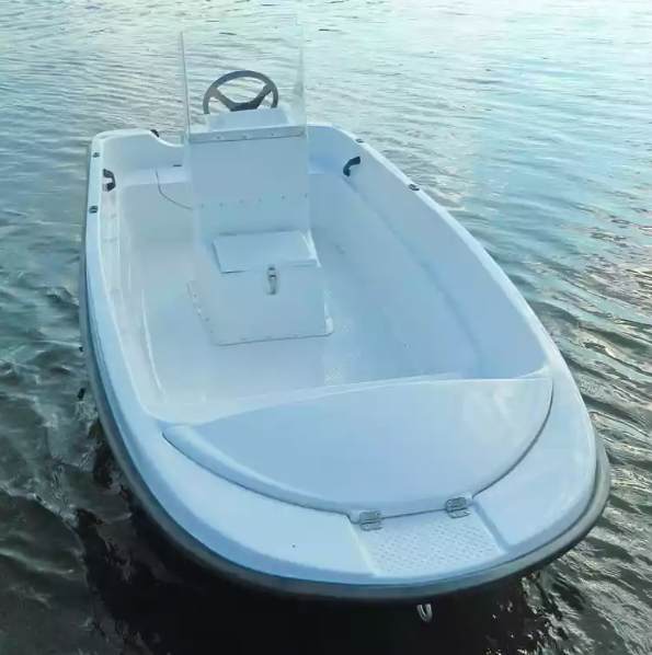 Стеклопластиковая лодка Пингвин с консолью (тримаран) в Обнинске