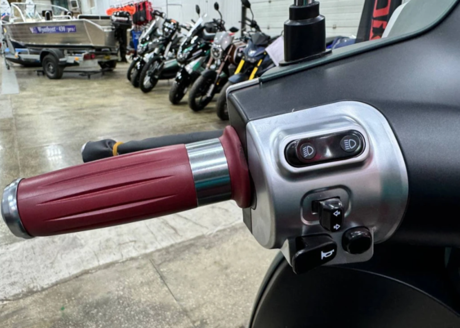 Скутер PROMAX Miami 240 (49) в Обнинске