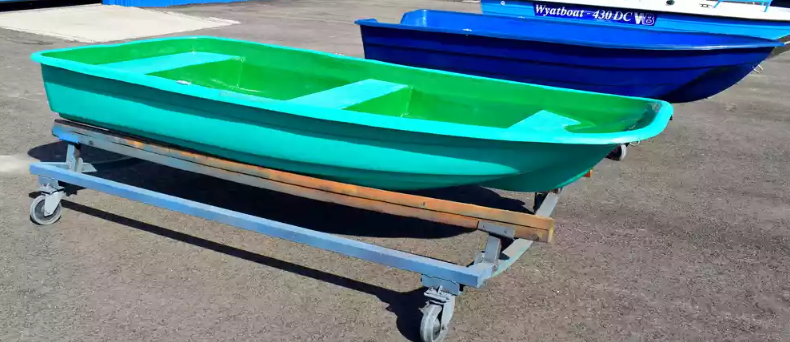 Стеклопластиковая лодка Старт (тримаран) в Обнинске