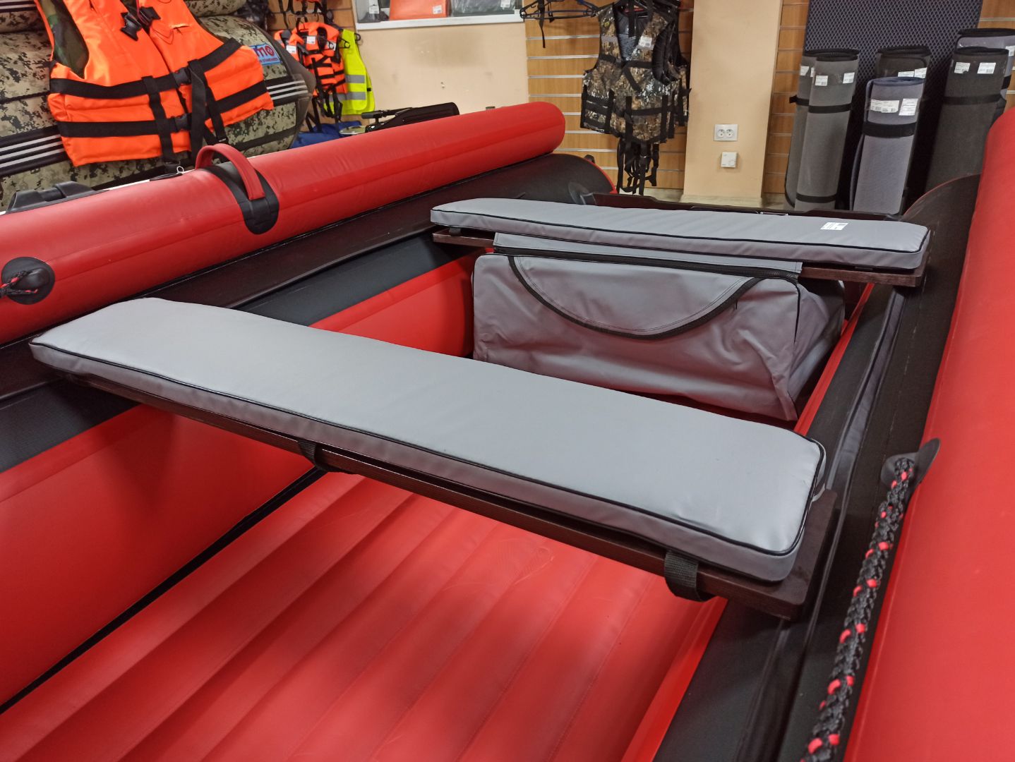 КОМПЛЕКТ МЯГКИХ НАКЛАДОК С СУМКОЙ ДЛЯ ЛОДОК 110Х20 СЕРЫЙ в Обнинске