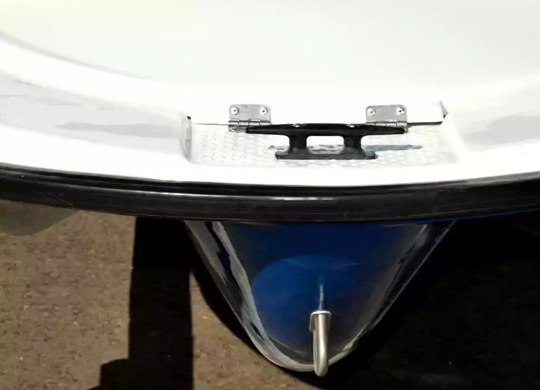 Стеклопластиковая лодка Пингвин с консолью (тримаран) в Обнинске