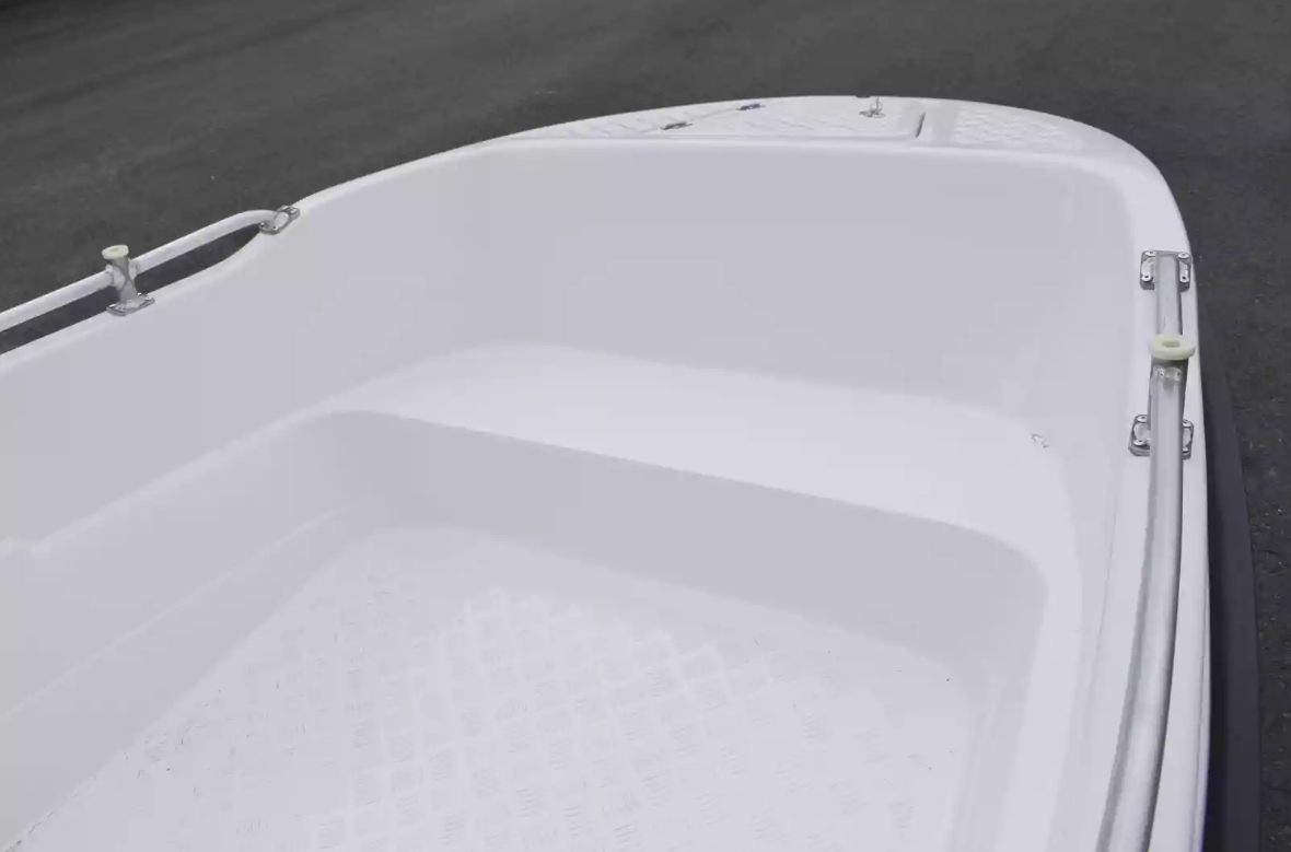 Стеклопластиковая лодка Пингвин New (тримаран) в Обнинске