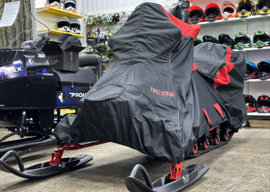 Чехол транспорт. снегохода IKUDZO HUNTER черно-красный Оксфорд ПРЕМИУМ качества с лого IKUDZO в Обнинске