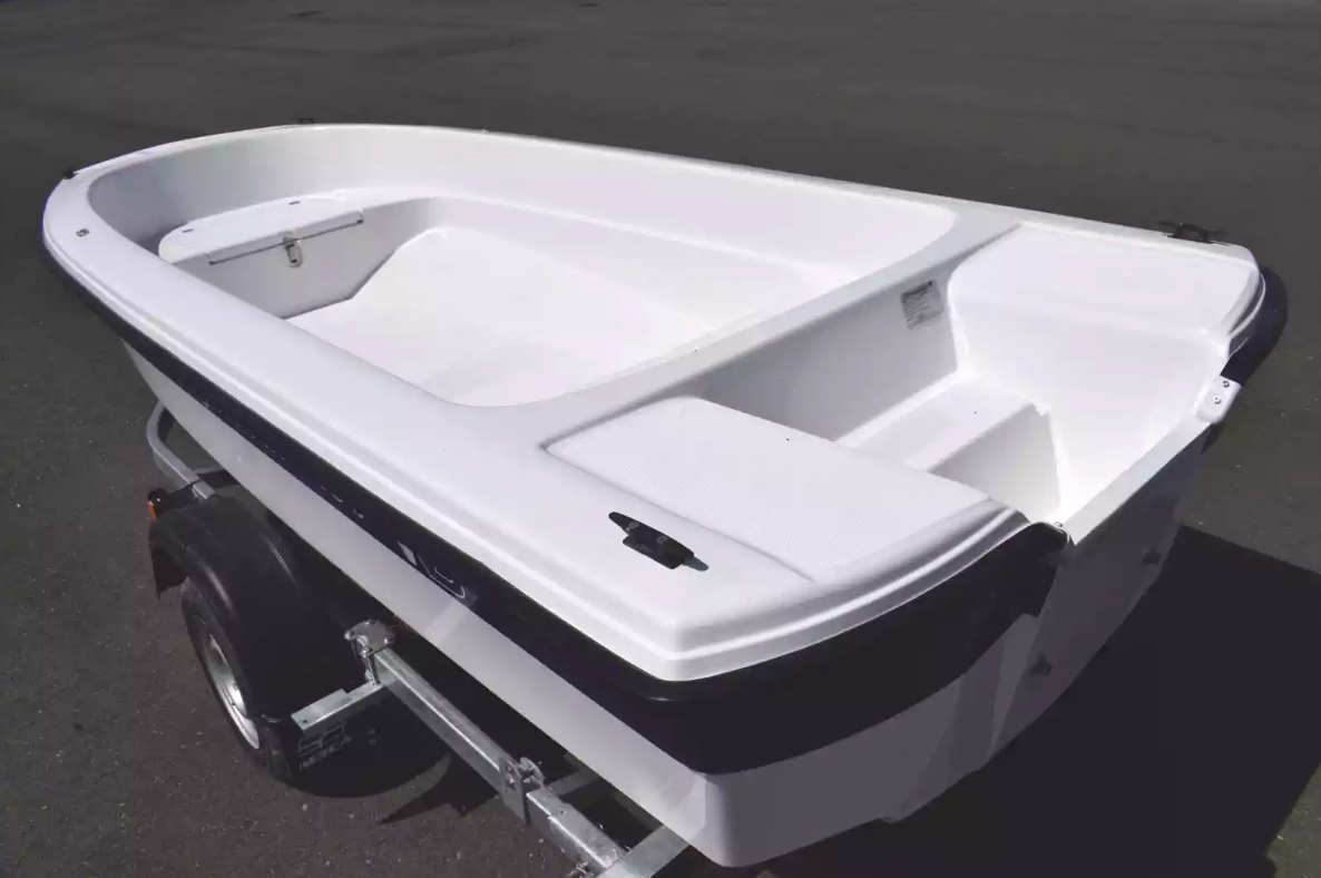 Стеклопластиковая лодка Wyatboat 430 тримаран в Обнинске