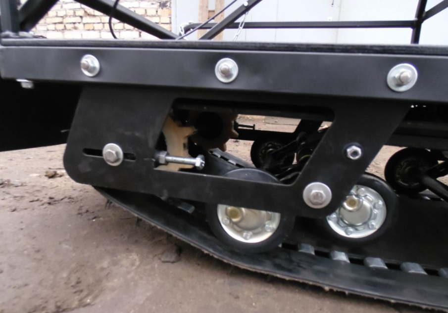 Мотобуксировщик AhtaR Зима 15 л/с с вариатором в Обнинске